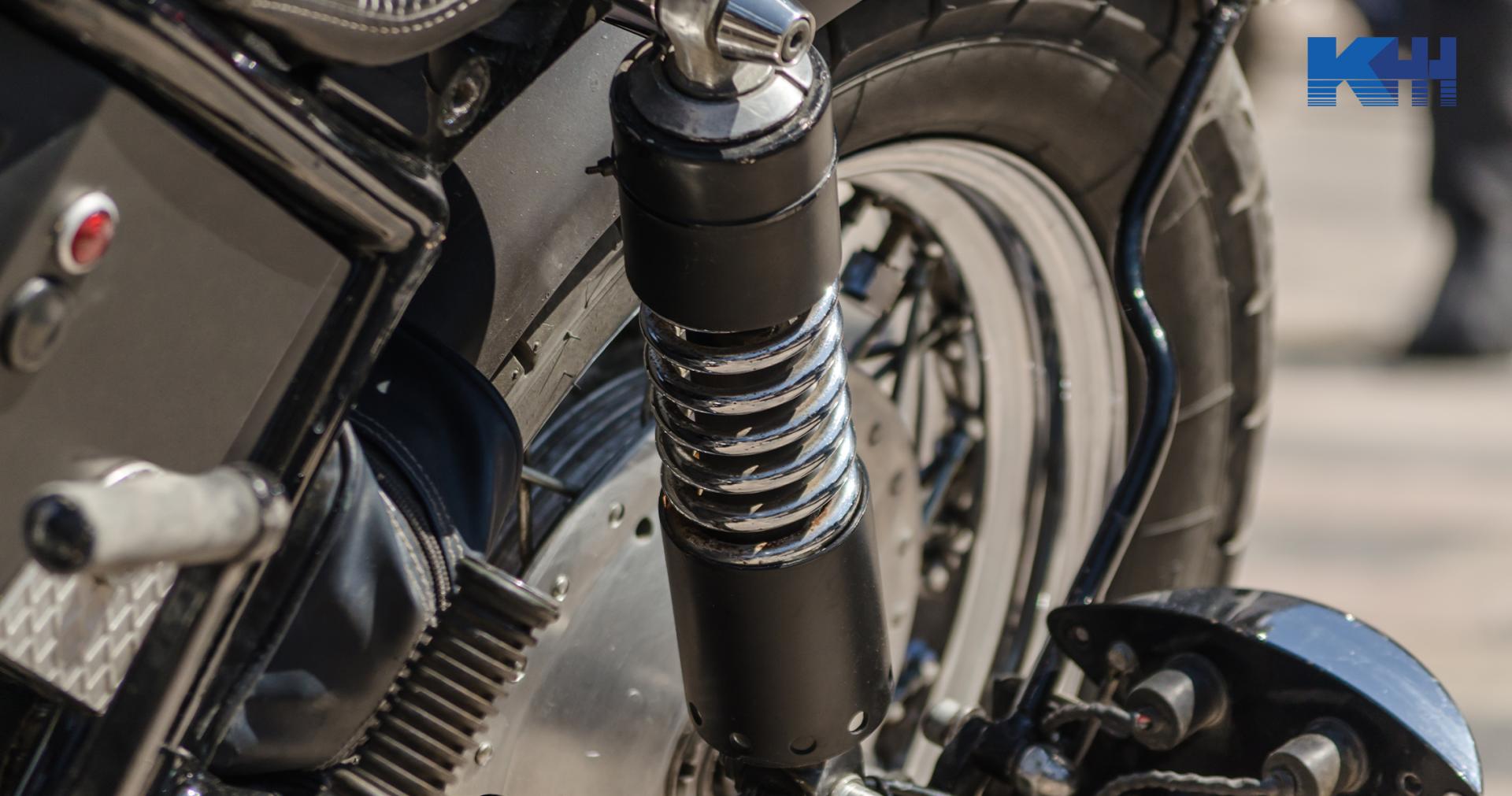 Check motorcycle shock absorbers before cross Vietnam